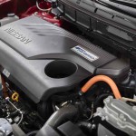 ניסאן רוג' הייבריד, צפוף בתא המנוע