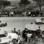 פורשה 911 קאררה RSR (מימין) בדרכה לנצחון בטארגה פלוריו 1973