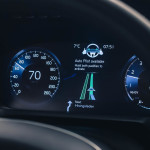 לוח המחוונים בוולבו XC90 מראה על מצב אוטו פיילוט (וולבו)