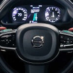 לוח המחוונים בוולבו XC90 מראה על מצב אוטו פיילוט (וולבו)