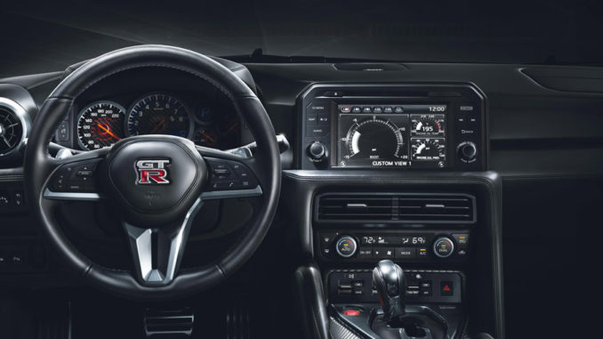 סביבת נהג ספורטיבית (ניסאן)