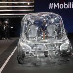 מבנה שאטל עדוף בגוף שקוף בדוכן ZF